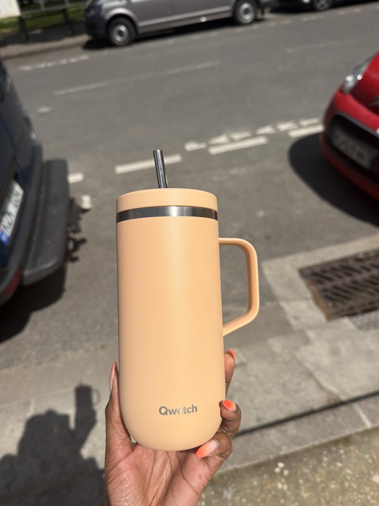 Mon café glacé l'accompagne partout