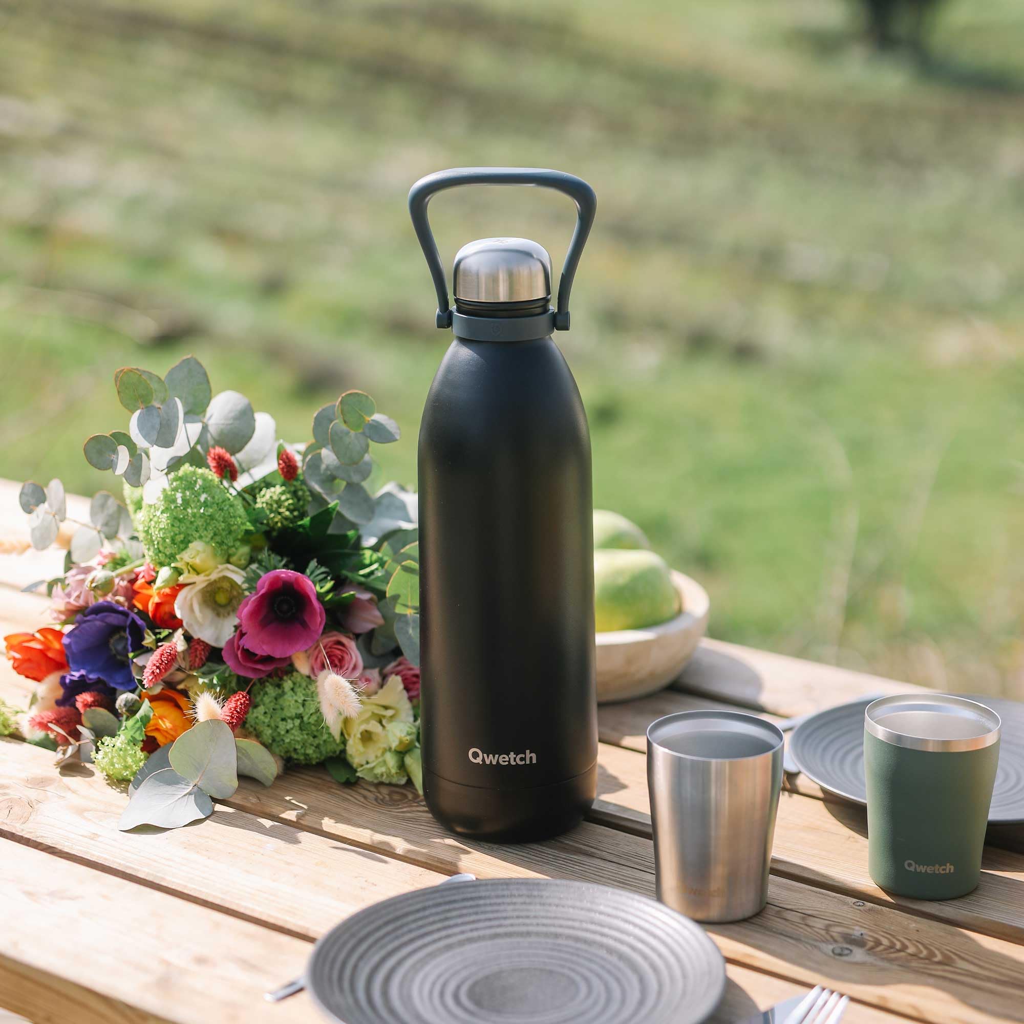 qwetch-grande-bouteille-isotherme-noir-2l-thermos-inox-48h-froid-16h-chaud-avec- image 3